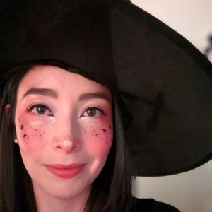 Meet your Posher, Nadia